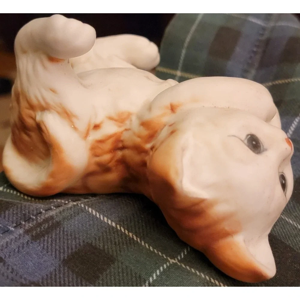 Enesco 1984 White Brown Cat Lounging Lying Adorable Porcelain Figurine